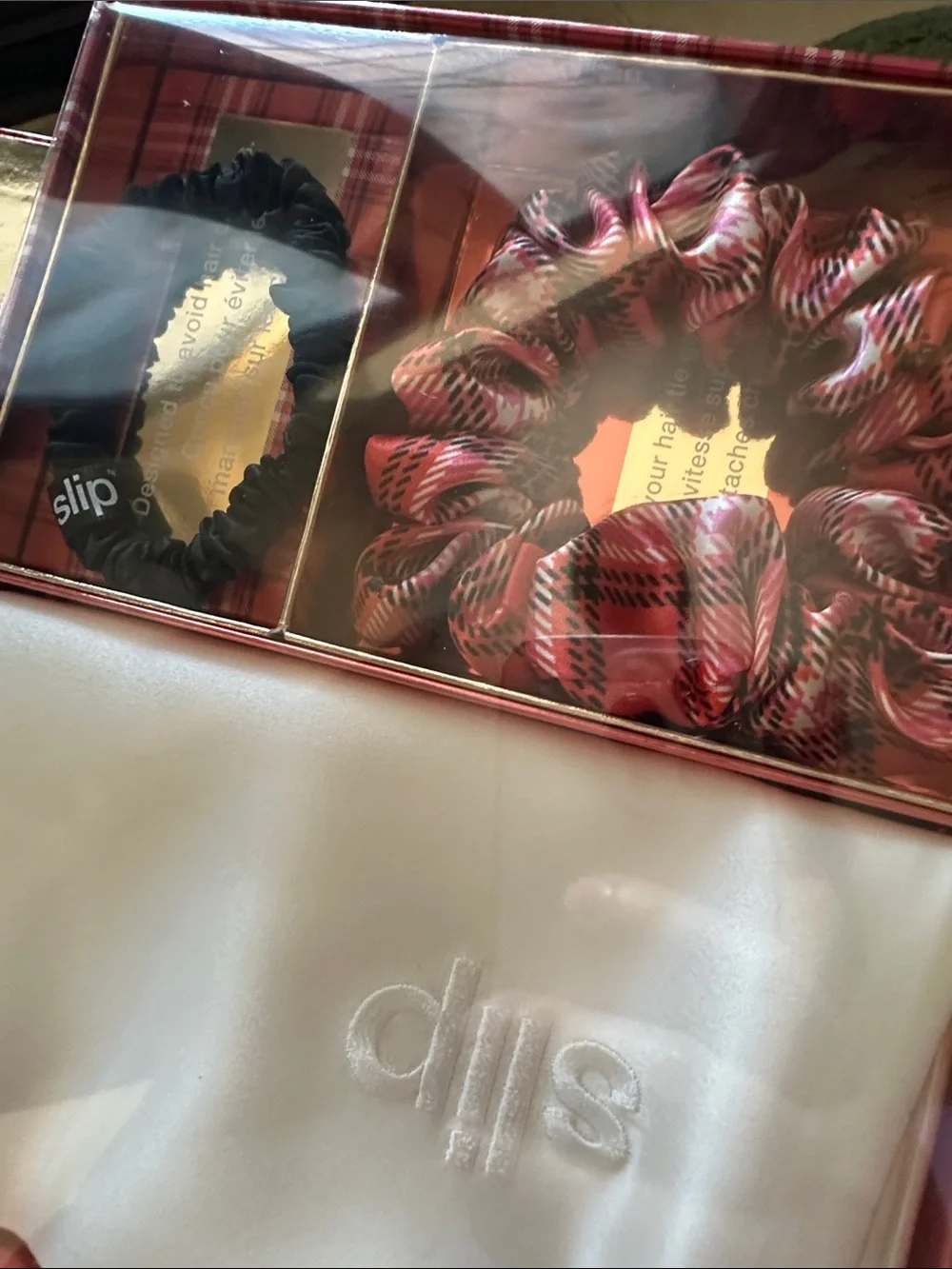 Slip Red Plaid Gift Set with Pillow Case, small and Medium scrunchie